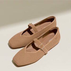 Vivaia Square Toe Mary Jane Flat Size 10